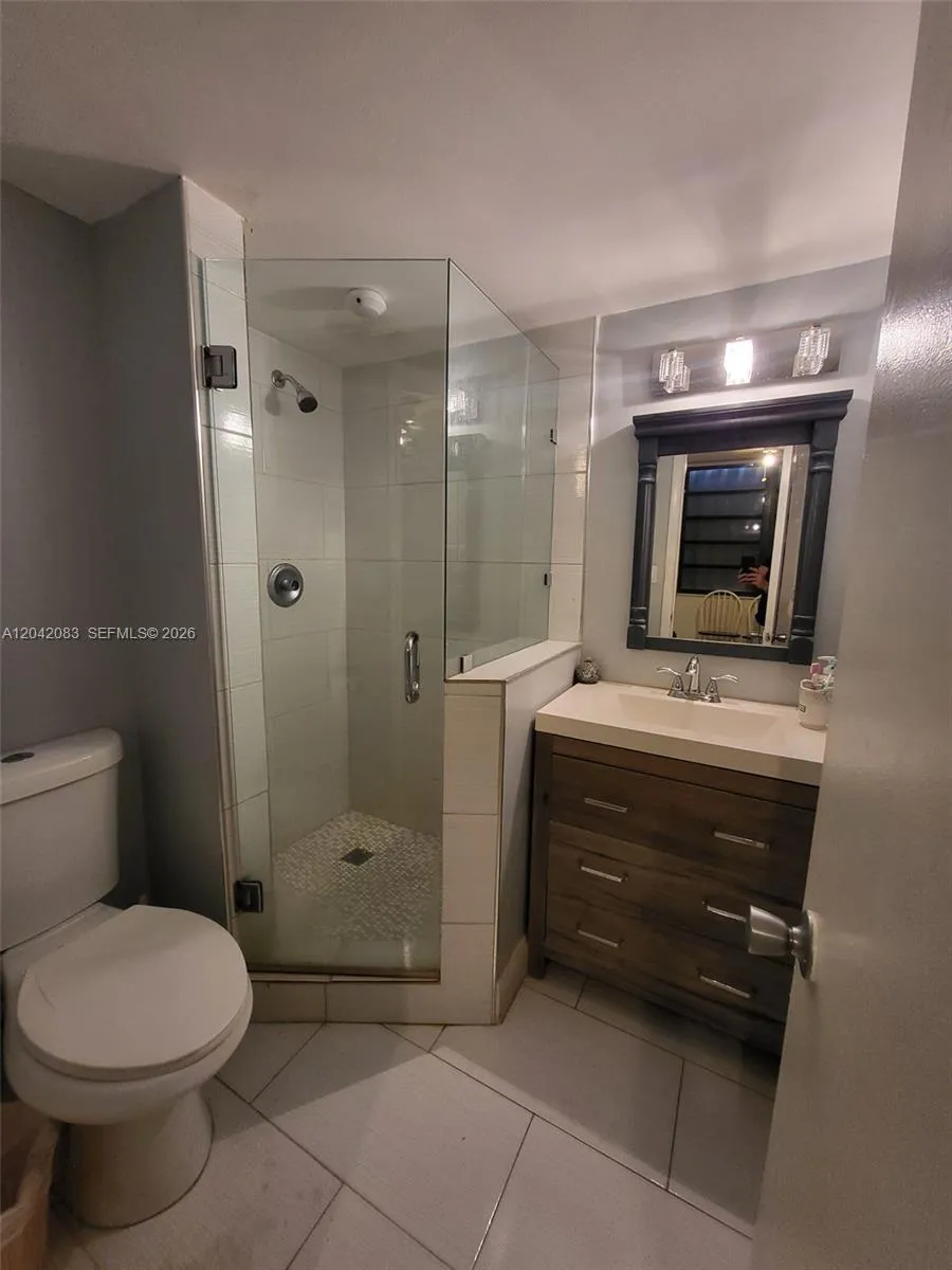 900 Colony Point Cir #107 Pembroke Pines, FL 33026