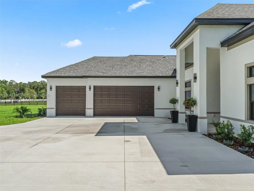 7041 NE 22nd Court Rd ocala, FL 34479