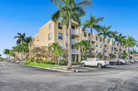 1350 SE 3rd Avenue #406