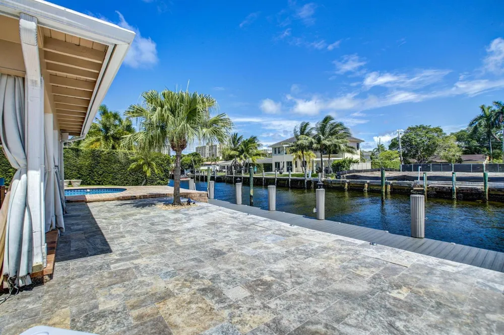 1920 Waters Edge Pompano Beach, FL 33062