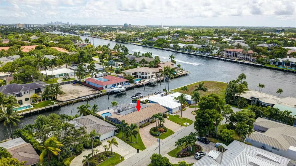 1920 Waters Edge Pompano Beach, FL 33062