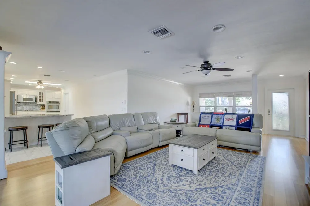 1920 Waters Edge Pompano Beach, FL 33062