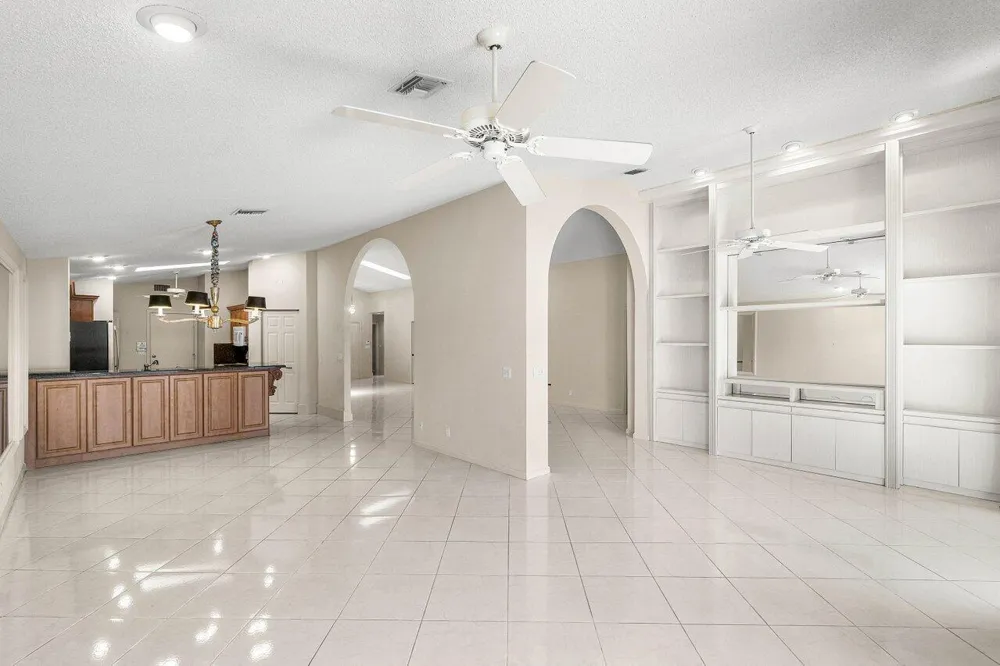 9763 Harbour Lake Circle S Boynton Beach, FL 33437