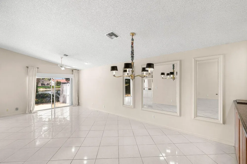 9763 Harbour Lake Circle S Boynton Beach, FL 33437