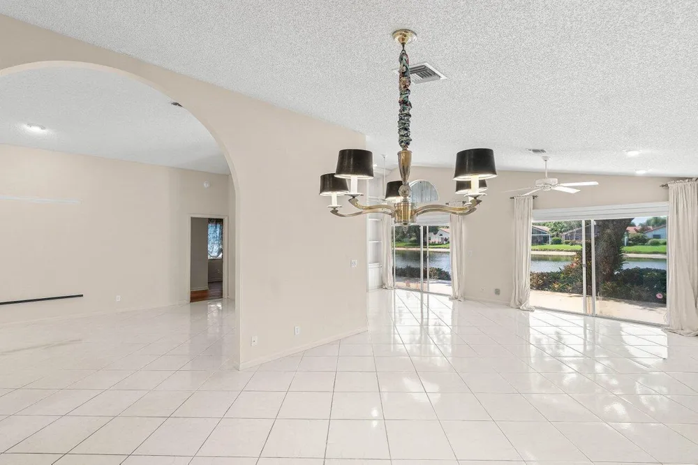 9763 Harbour Lake Circle S Boynton Beach, FL 33437