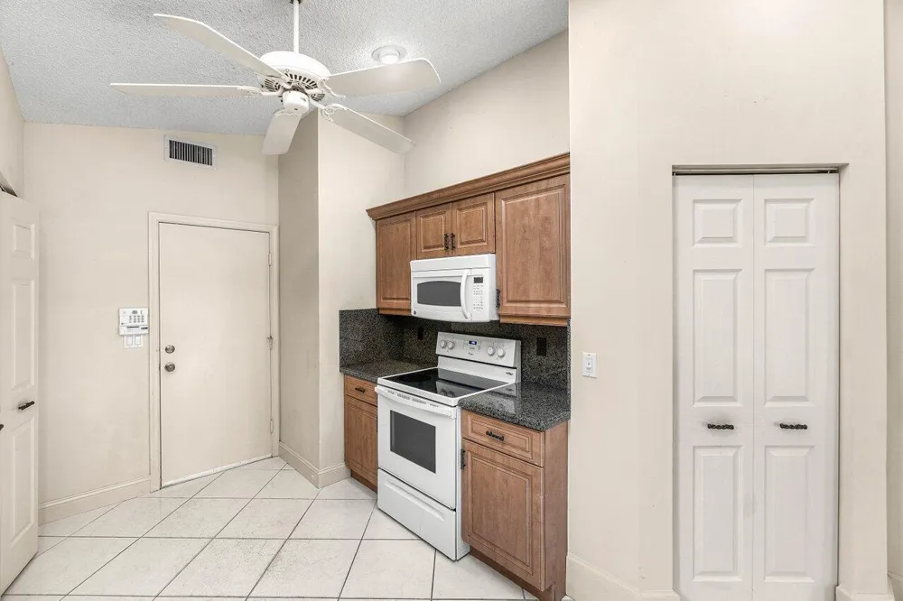 9763 Harbour Lake Circle S Boynton Beach, FL 33437