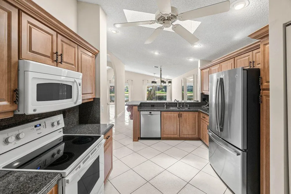9763 Harbour Lake Circle S Boynton Beach, FL 33437