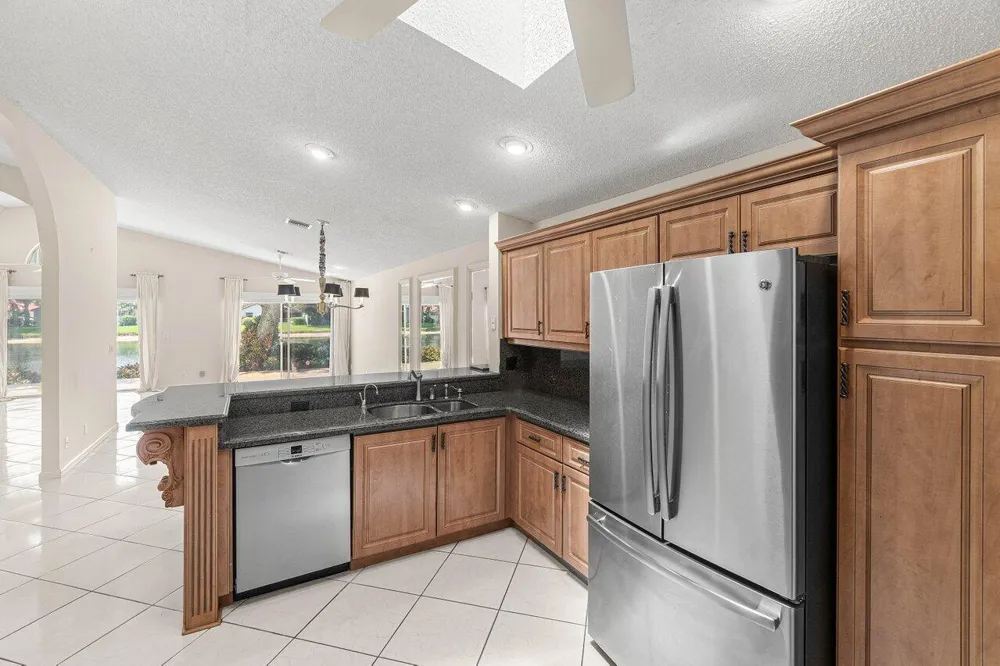 9763 Harbour Lake Circle S Boynton Beach, FL 33437