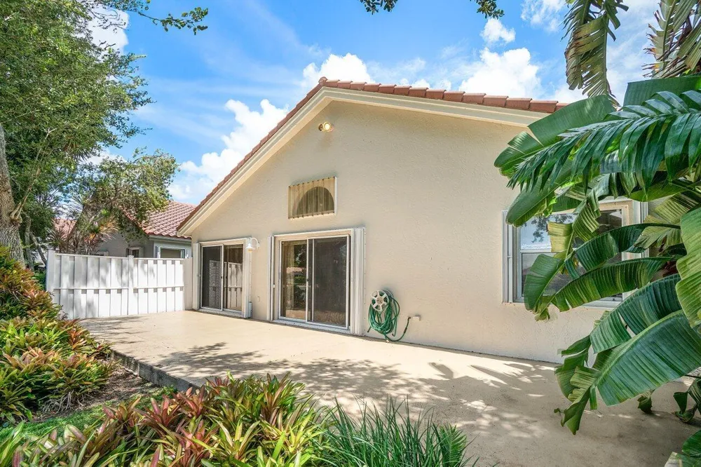 9763 Harbour Lake Circle S Boynton Beach, FL 33437