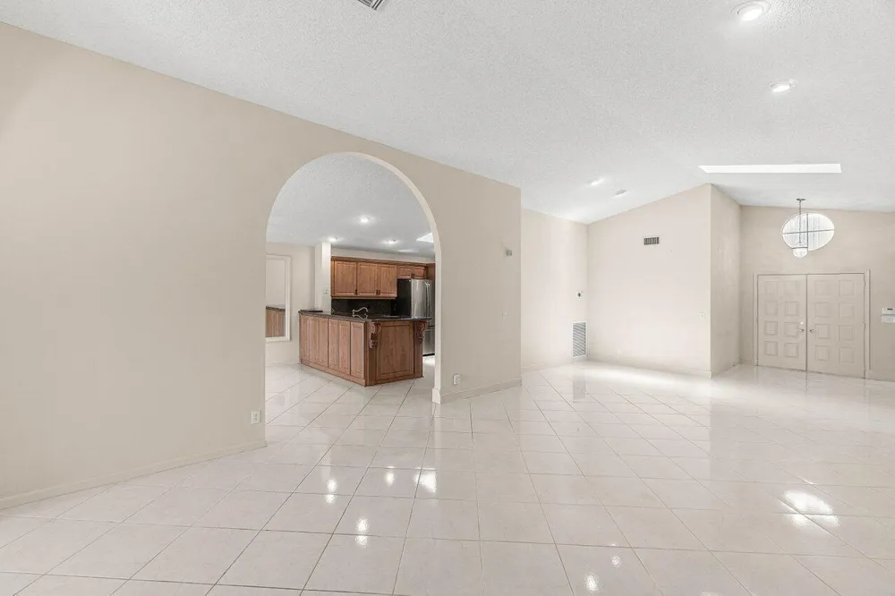 9763 Harbour Lake Circle S Boynton Beach, FL 33437