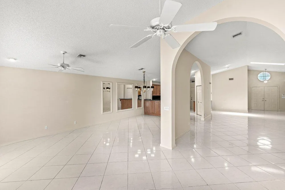 9763 Harbour Lake Circle S Boynton Beach, FL 33437