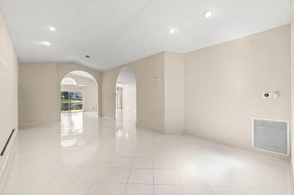 9763 Harbour Lake Circle S Boynton Beach, FL 33437