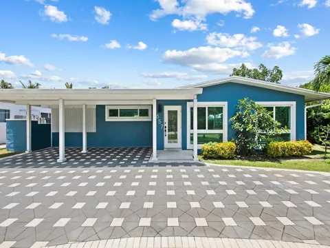 657 NW 30th Court