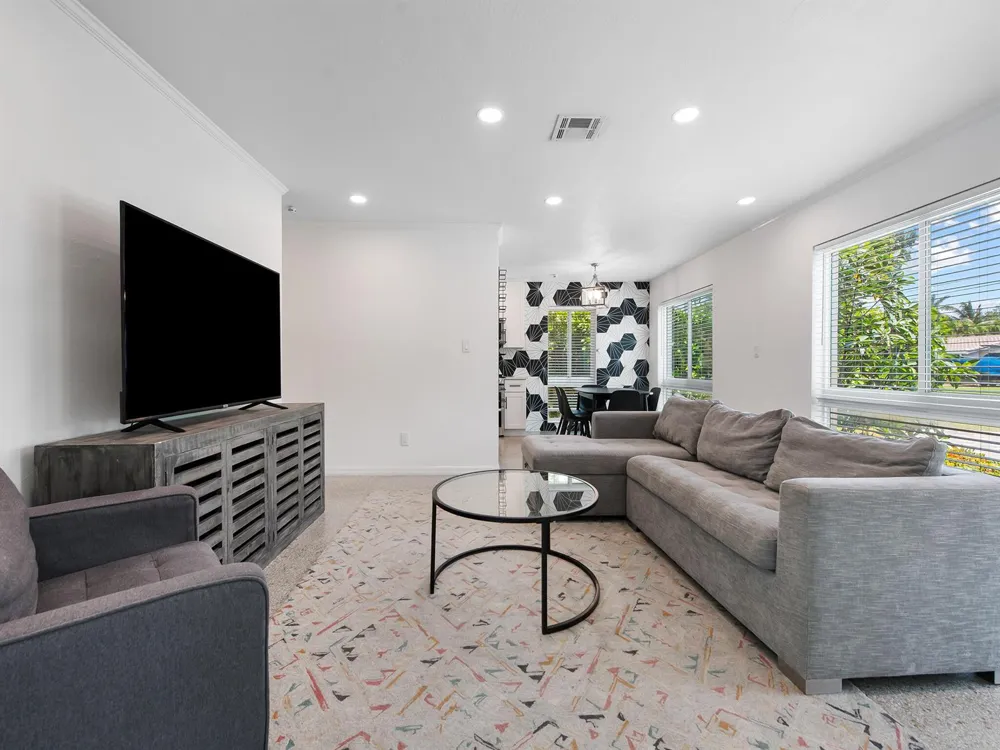 657 NW 30th Court Wilton Manors, FL 33311