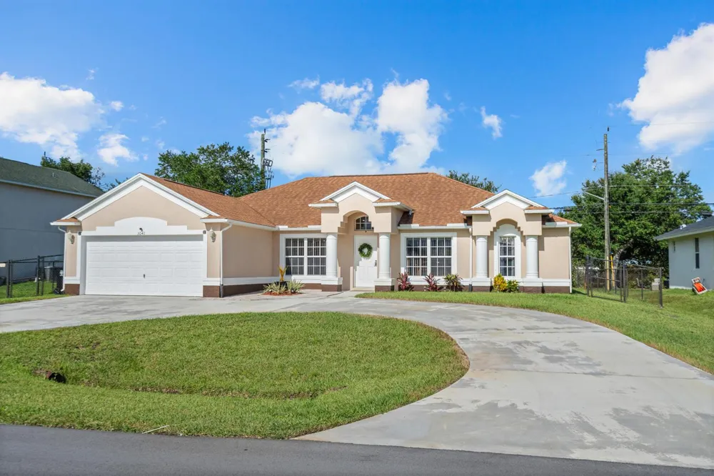 3041 SE Wake Road Port St. Lucie, FL 34984