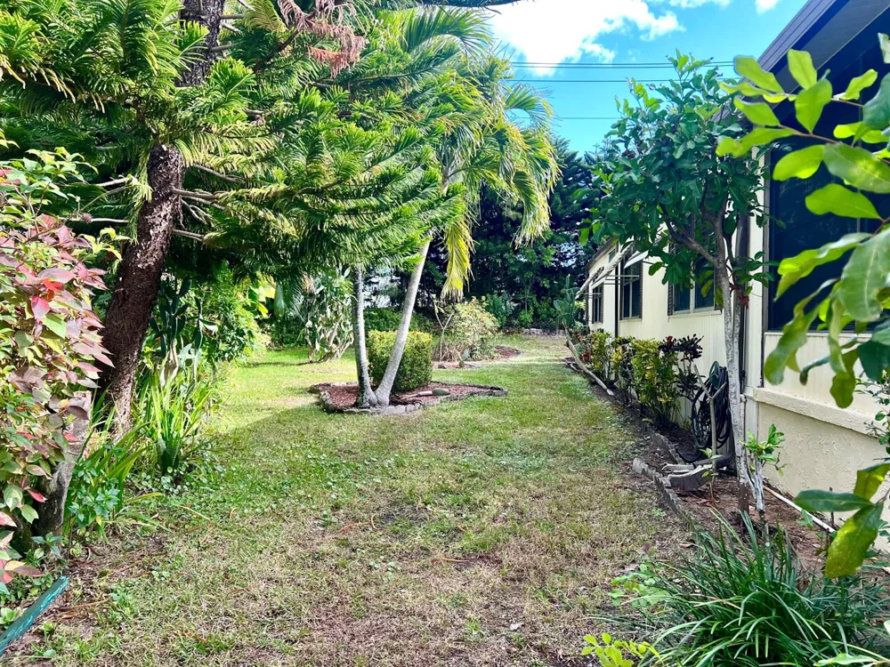 8011 SE Homestead Avenue Hobe Sound, FL 33455