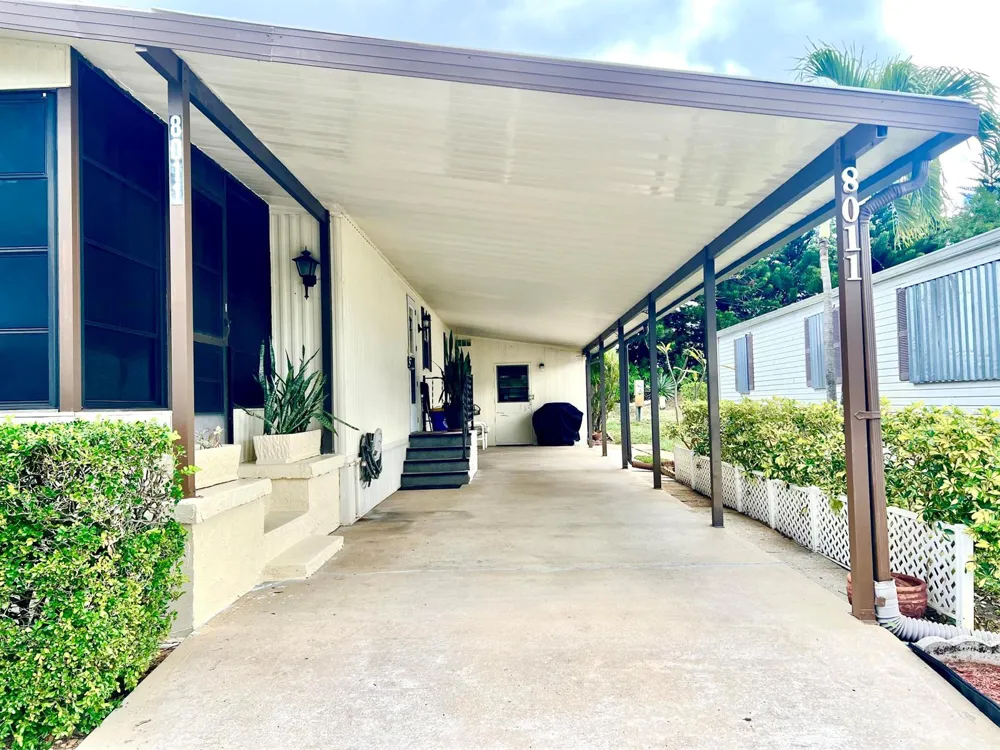 8011 SE Homestead Avenue Hobe Sound, FL 33455