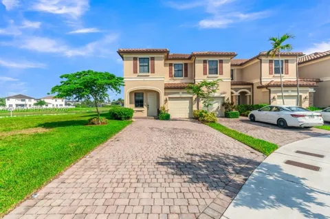 3401 W 94th Ter