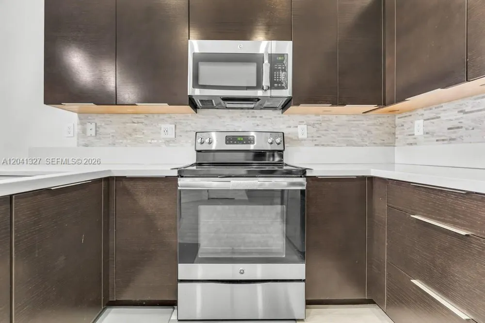 3401 W 94th Ter Hialeah, FL 33018