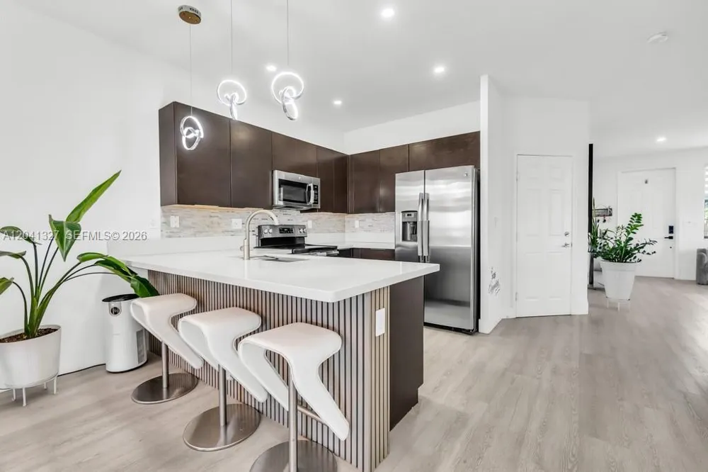 3401 W 94th Ter Hialeah, FL 33018