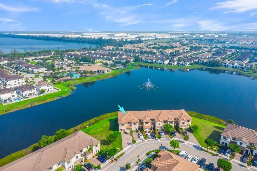 3401 W 94th Ter Hialeah, FL 33018
