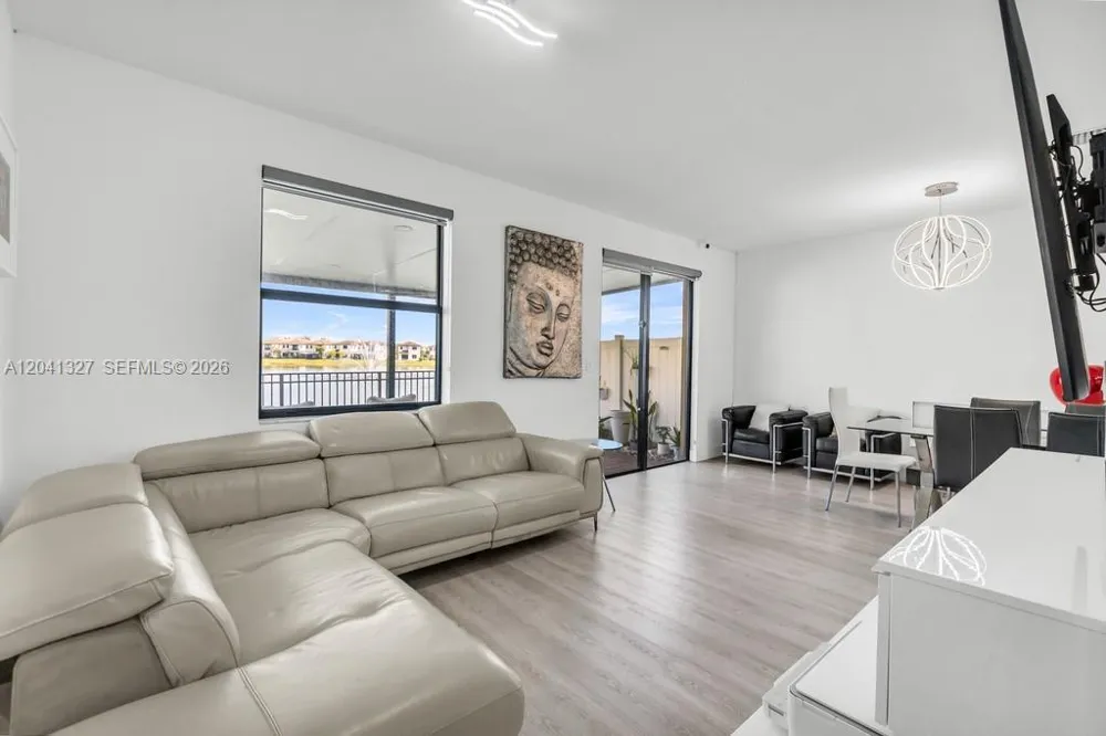 3401 W 94th Ter Hialeah, FL 33018