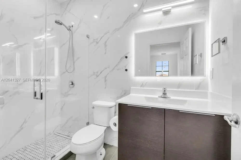 3401 W 94th Ter Hialeah, FL 33018