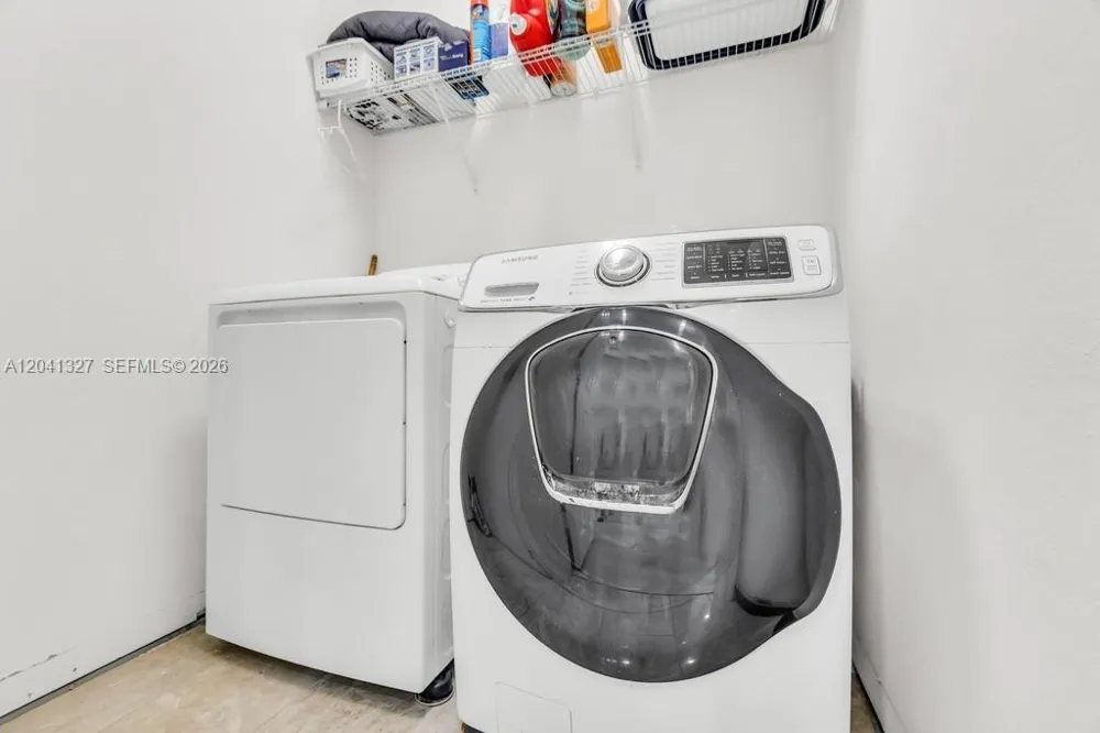 3401 W 94th Ter Hialeah, FL 33018