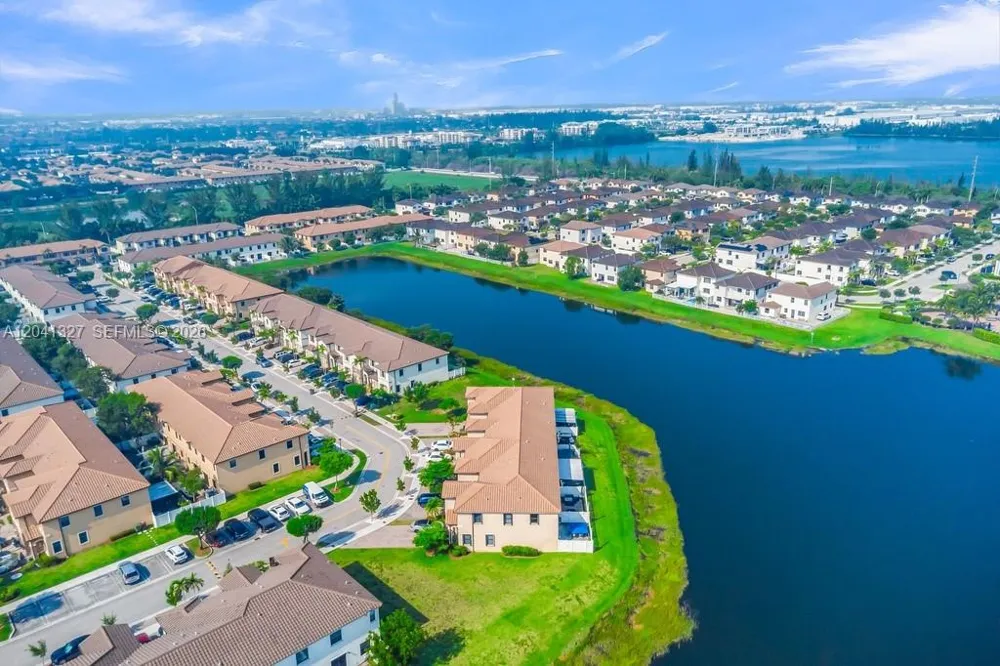 3401 W 94th Ter Hialeah, FL 33018