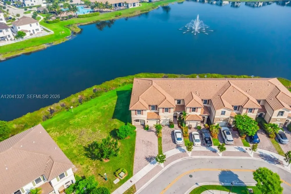 3401 W 94th Ter Hialeah, FL 33018