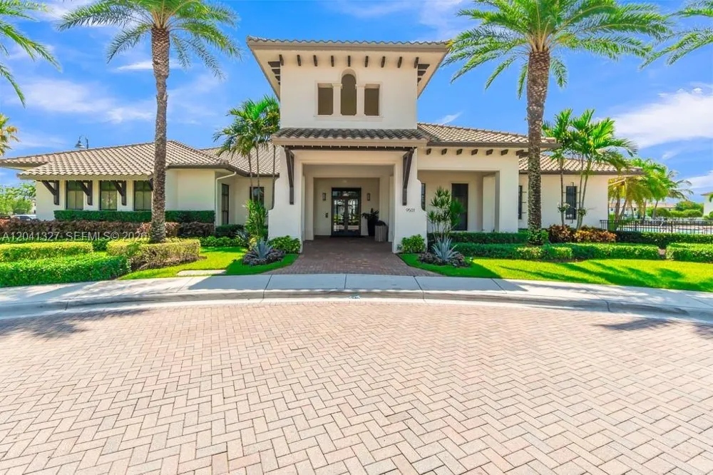 3401 W 94th Ter Hialeah, FL 33018