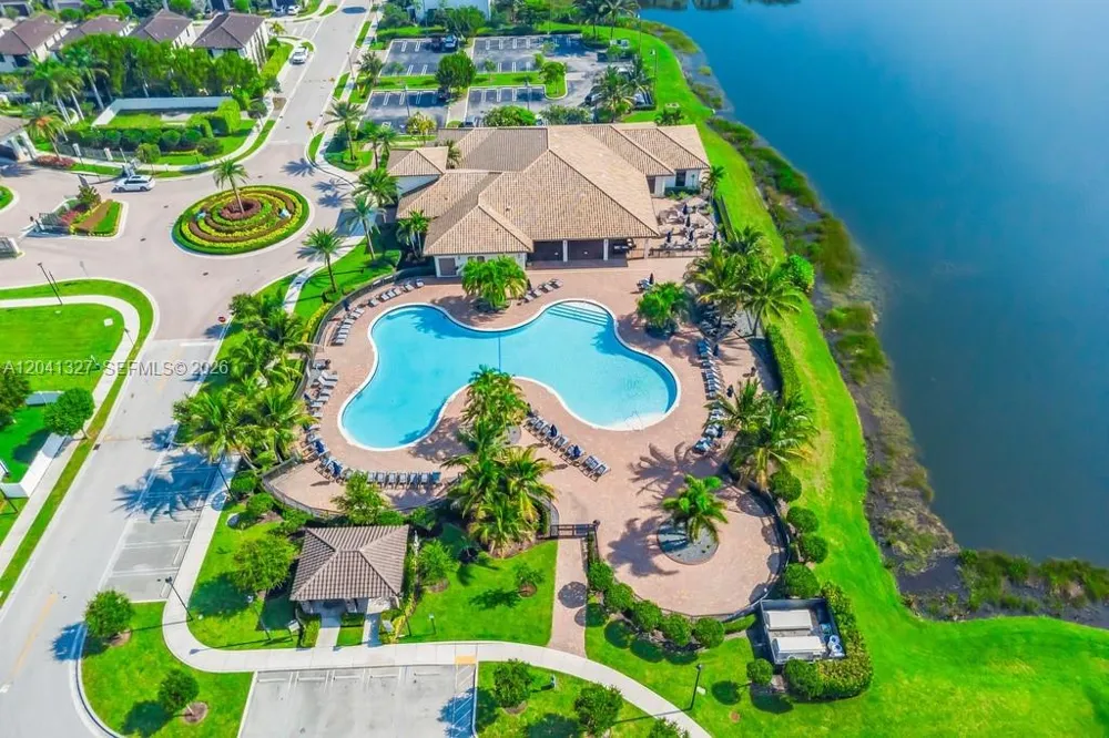 3401 W 94th Ter Hialeah, FL 33018