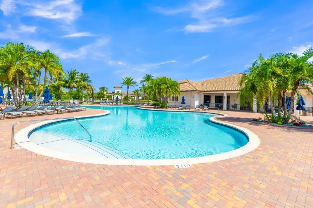 3401 W 94th Ter Hialeah, FL 33018