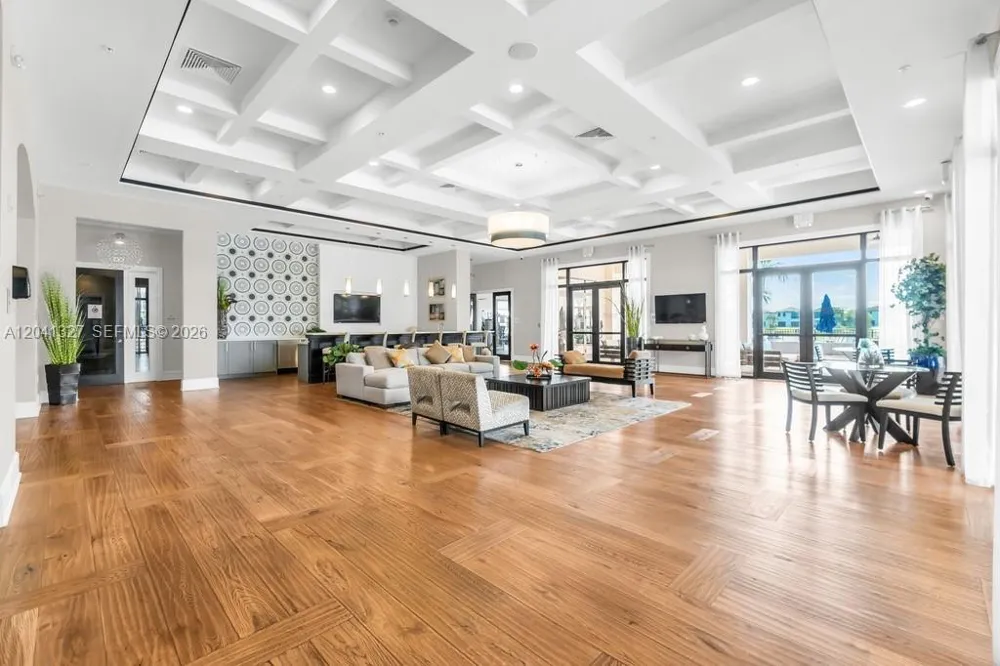 3401 W 94th Ter Hialeah, FL 33018