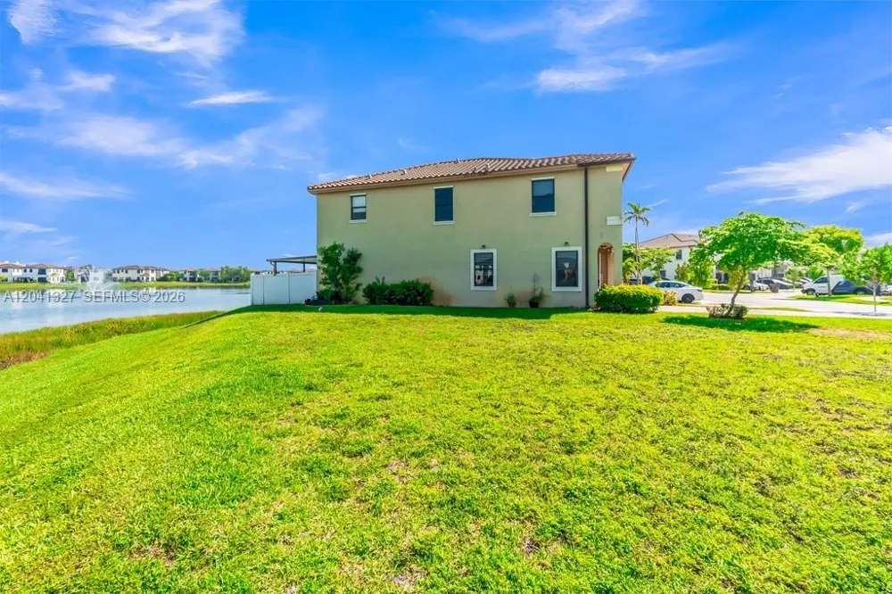 3401 W 94th Ter Hialeah, FL 33018
