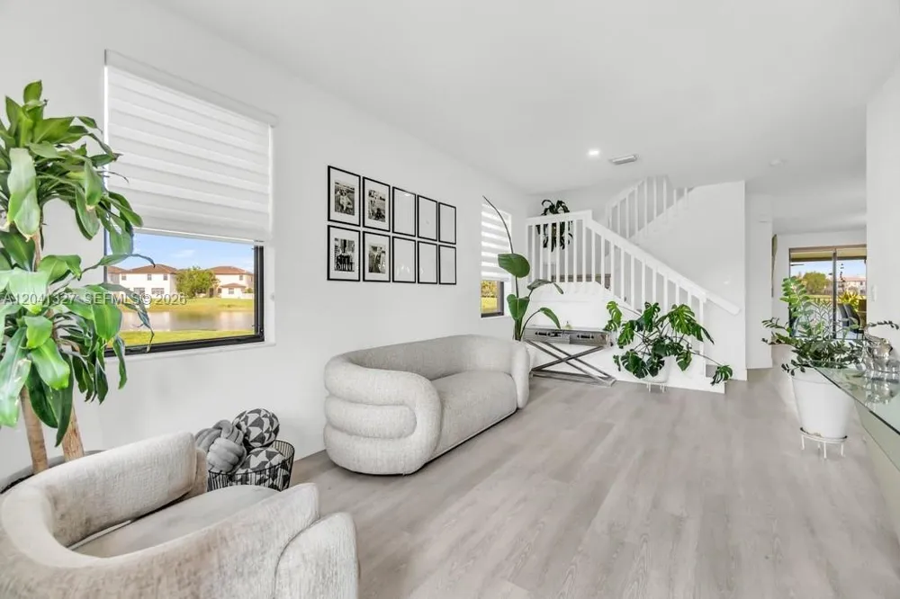 3401 W 94th Ter Hialeah, FL 33018