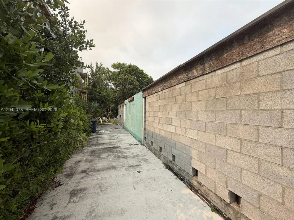 615 SW 16th St Fort Lauderdale, FL 33315