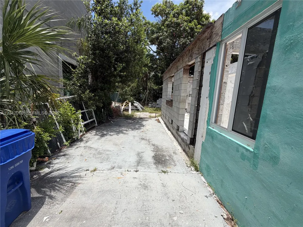 615 SW 16th St Fort Lauderdale, FL 33315