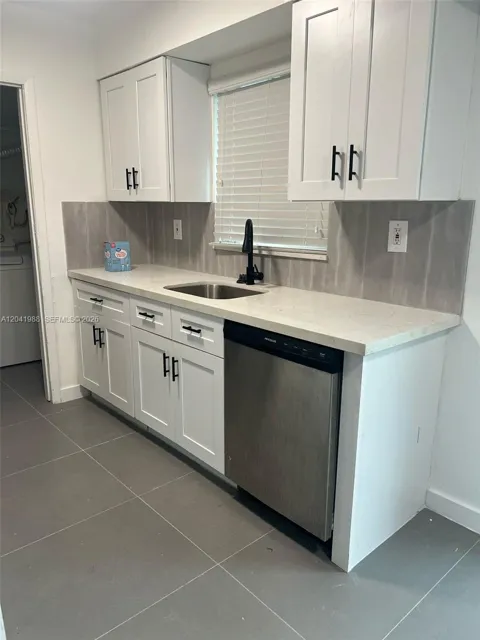 2611 NE 204th Ter