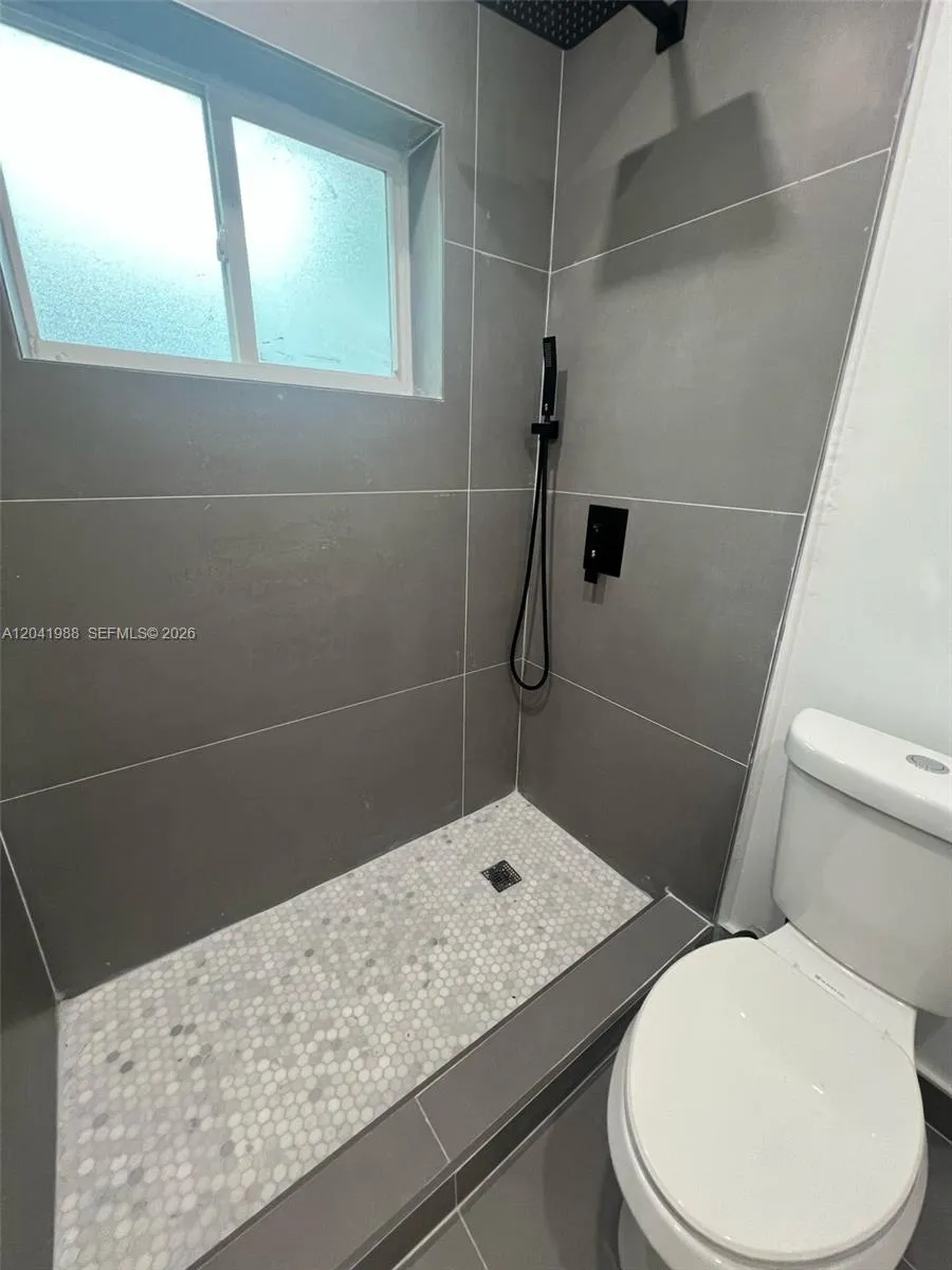 2611 NE 204th Ter Miami, FL 33180