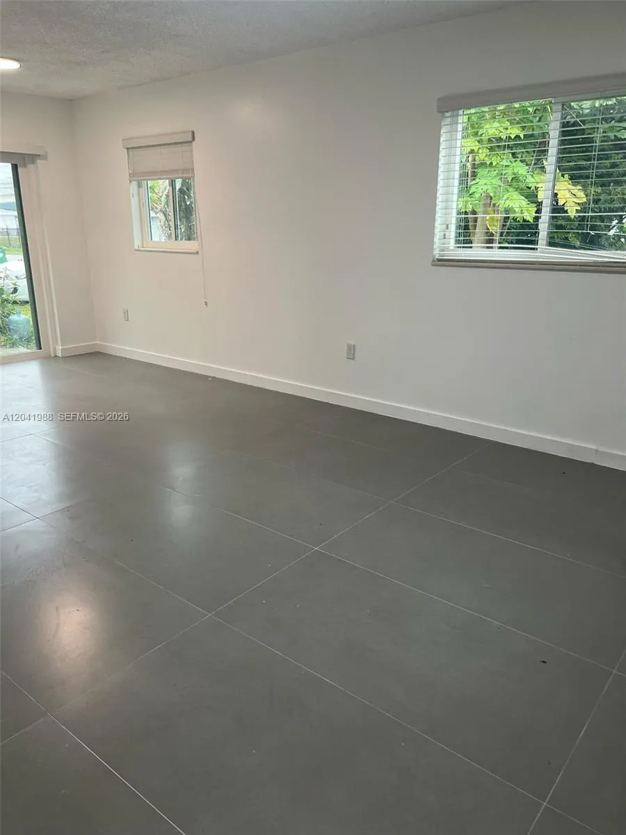 2611 NE 204th Ter Miami, FL 33180