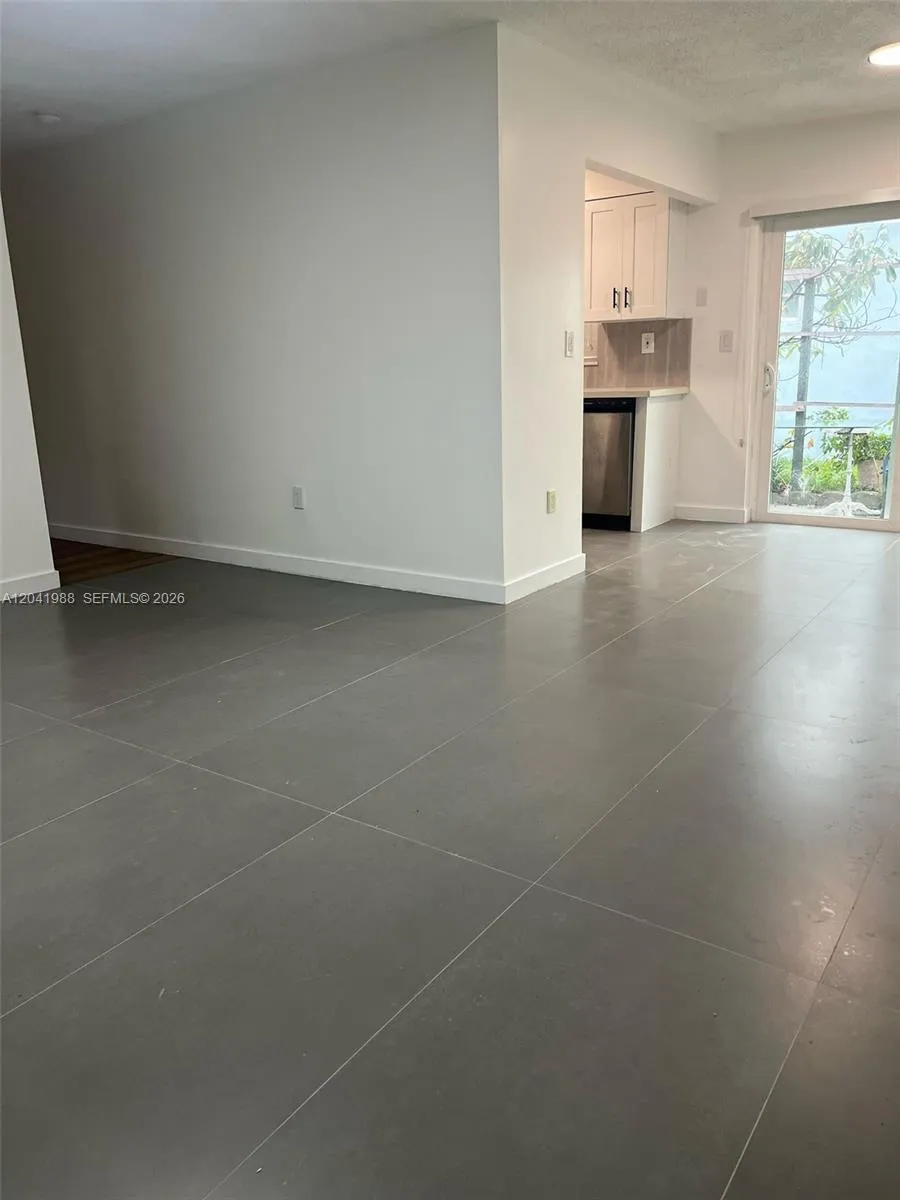 2611 NE 204th Ter Miami, FL 33180