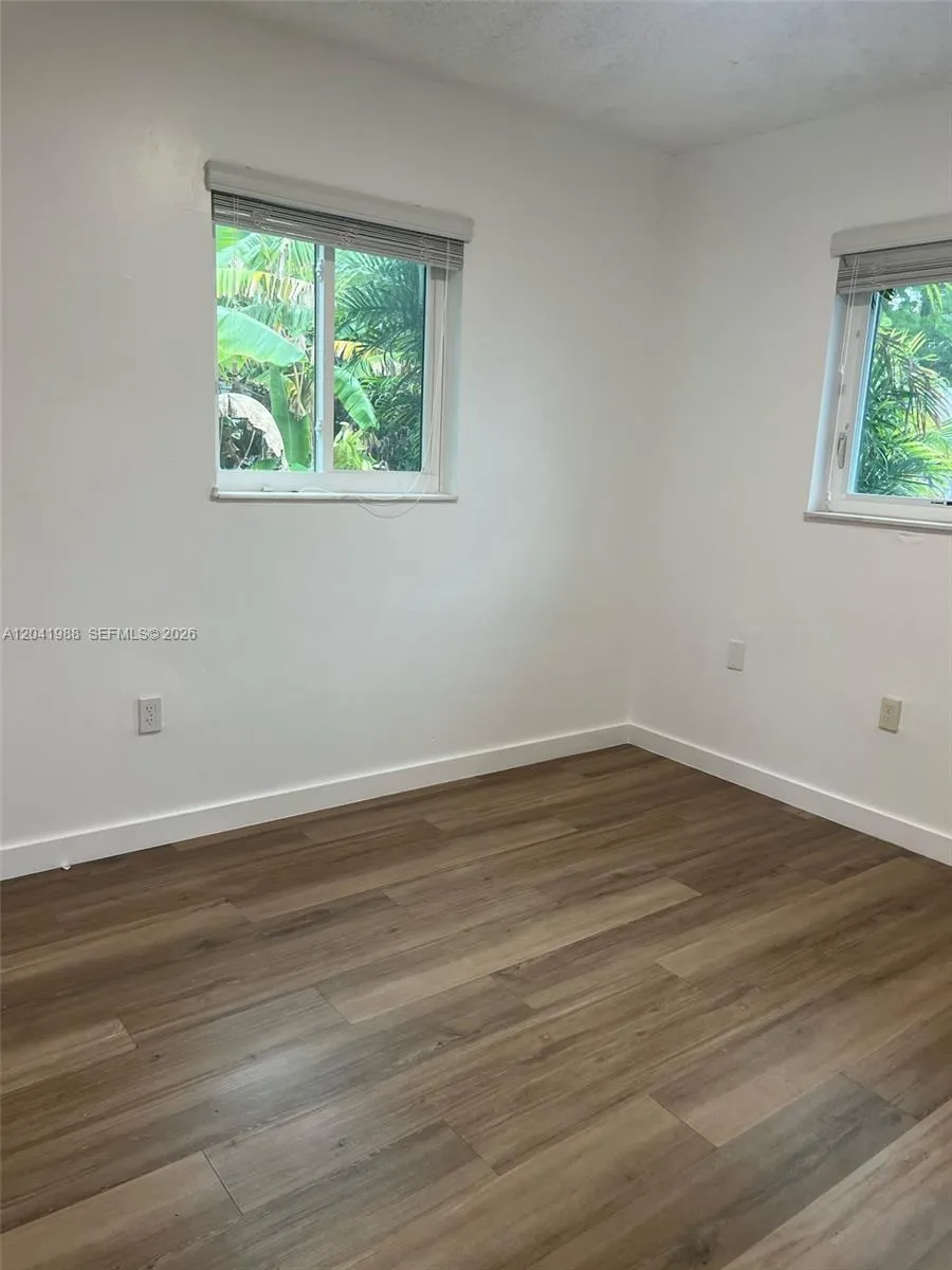 2611 NE 204th Ter Miami, FL 33180