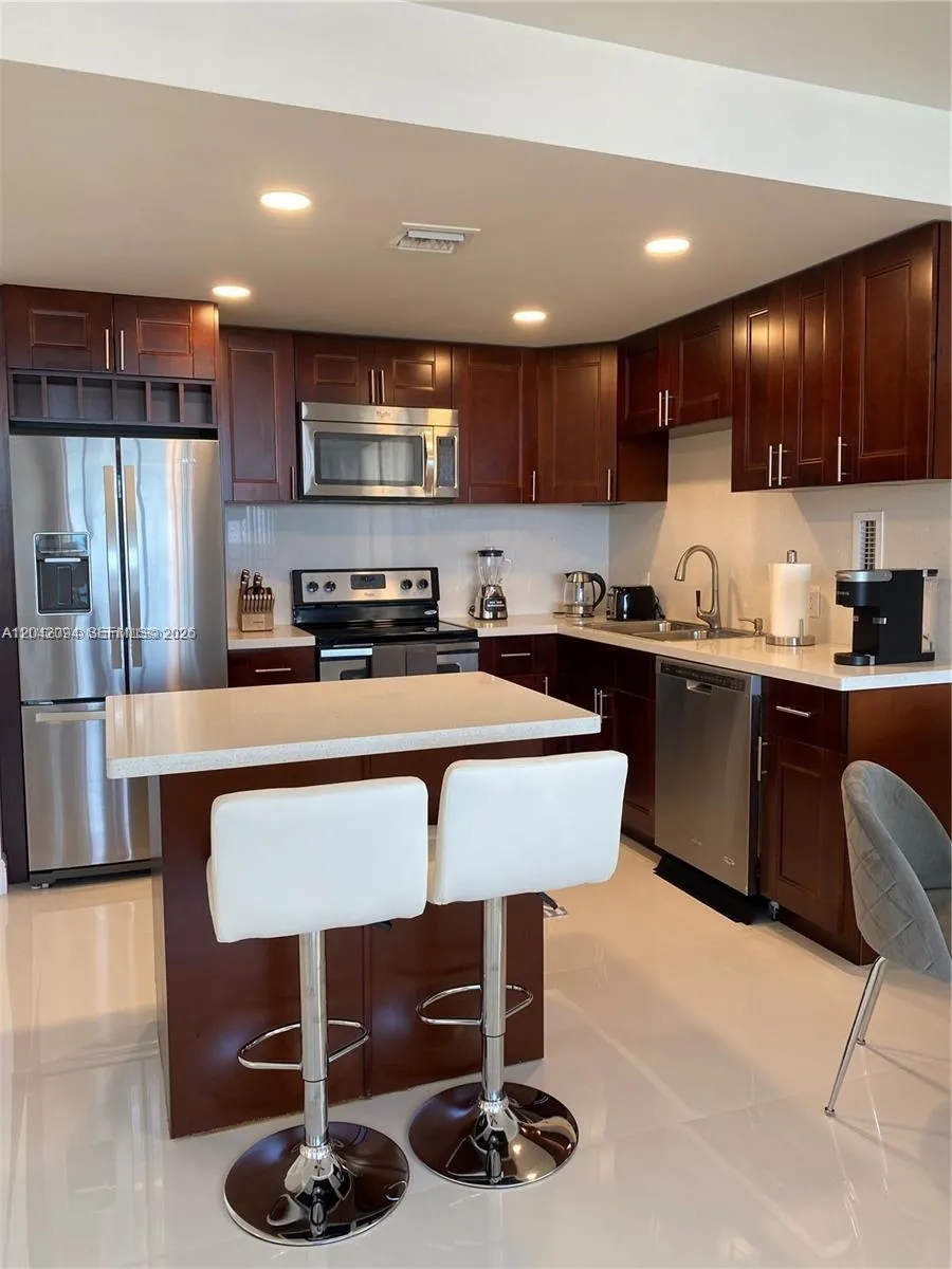 3505 S Ocean Dr #606 Hollywood, FL 33019