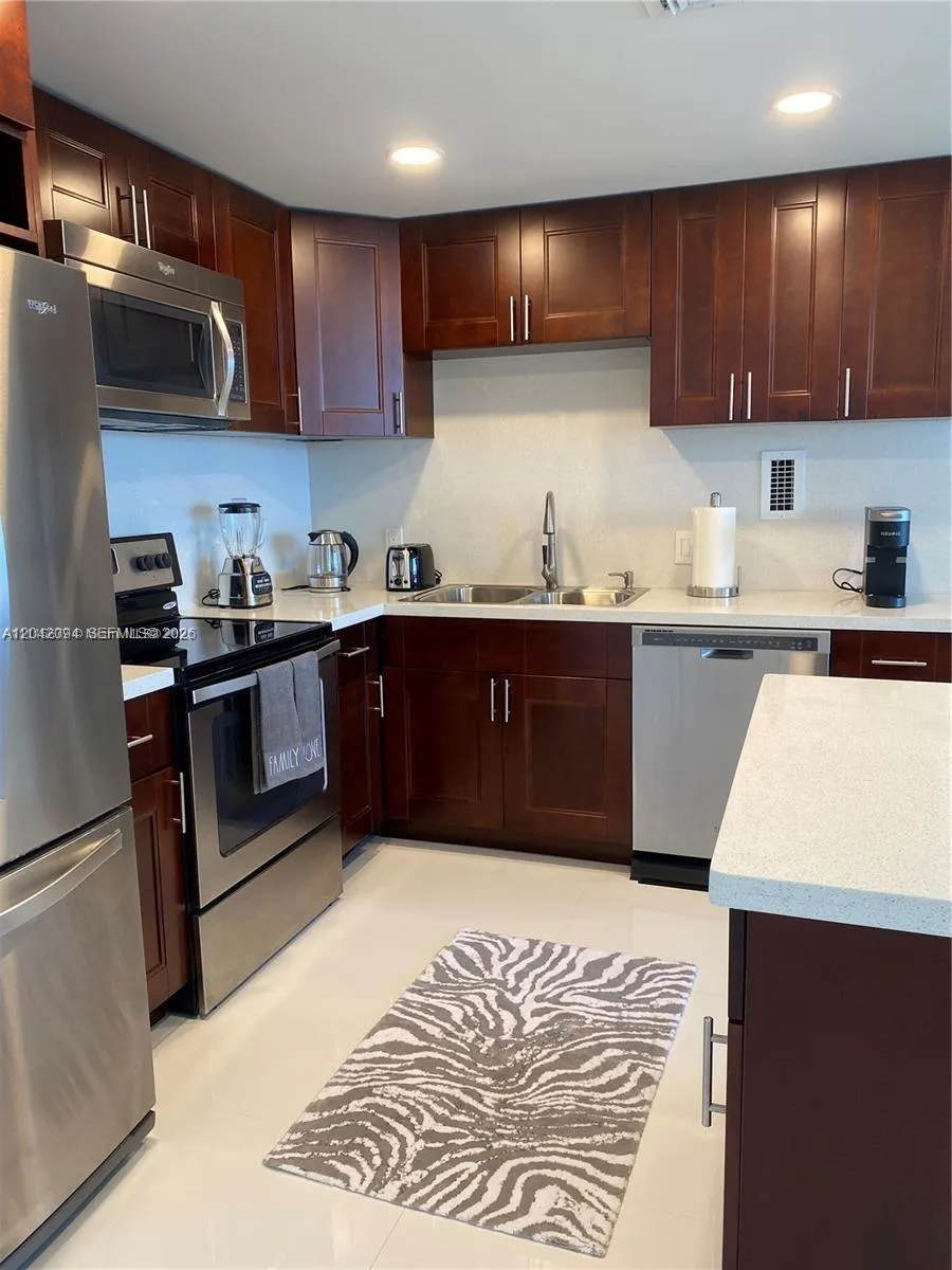 3505 S Ocean Dr #606 Hollywood, FL 33019