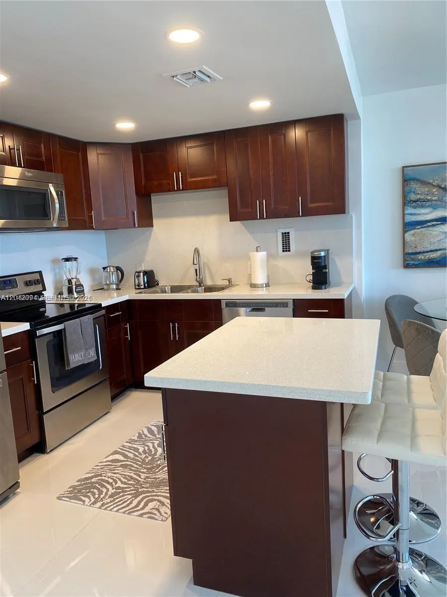 3505 S Ocean Dr #606 Hollywood, FL 33019