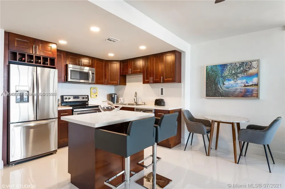 3505 S Ocean Dr #606 Hollywood, FL 33019