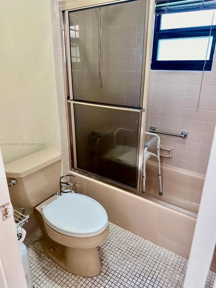 1714 SW 20th Ter Deerfield Beach, FL 33442