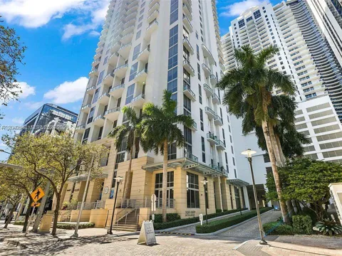 1050 Brickell Ave #416