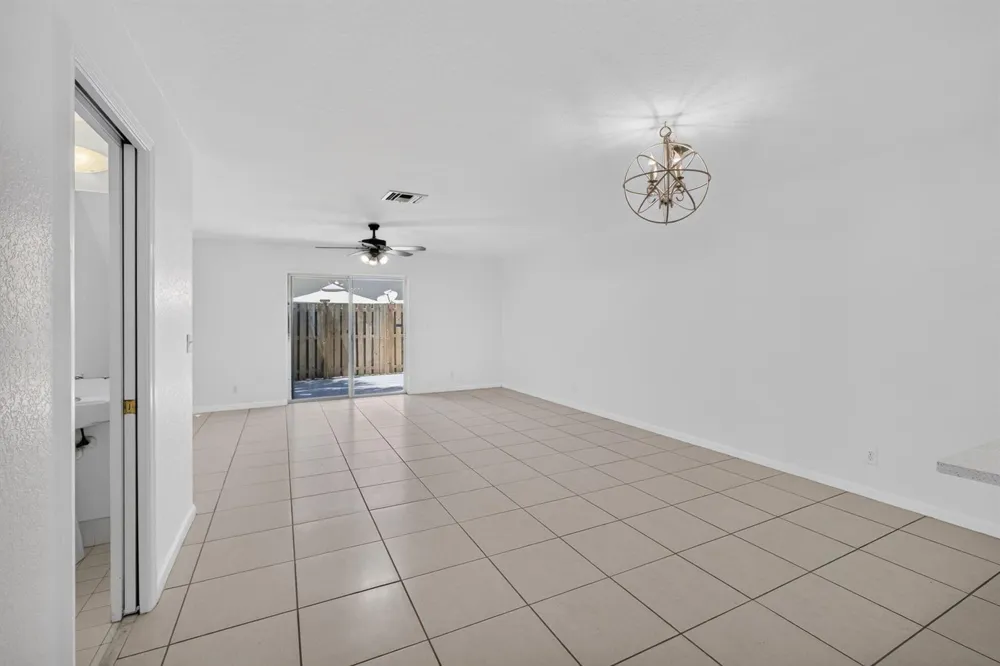 946 Summit Lake Drive West Palm Beach, FL 33406